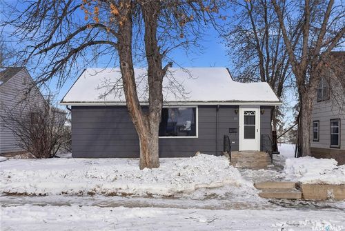 10 Connaught Pl, Saskatoon, SK, S7L1C7 | Card Image