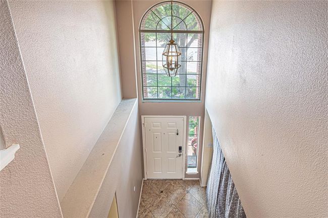 Entry Way | Image 12