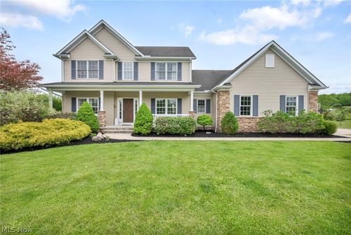 14353 Radcliffe Rd, Chardon, OH, 44024-9266 | Card Image