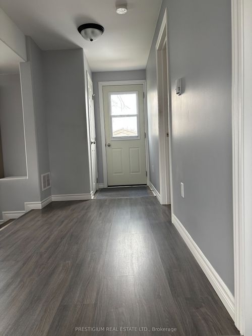 169 E Balfour St, Sault Ste Marie, ON, P6C1X7 | Card Image