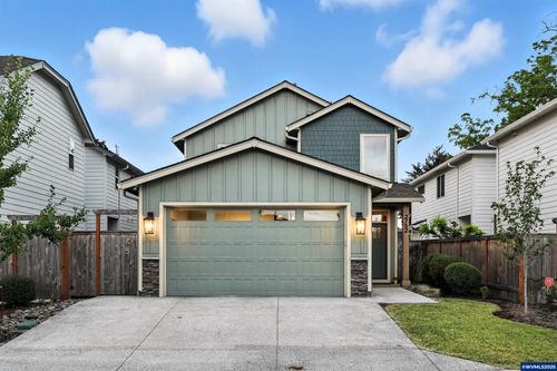 2752 D St Ne, Salem, OR, 97301-1886 | Card Image