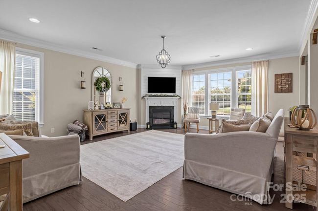 Living Room | Image 7
