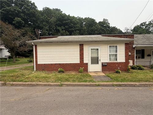 2-318 Penn Ave, Aliquippa, PA, 15001-2065 | Card Image