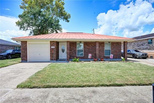 3120 Nature Dr, Marrero, LA, 70072-5922 | Card Image