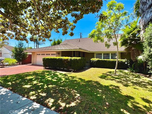 2877 Europa Dr, Costa Mesa, CA, 92626 | Card Image