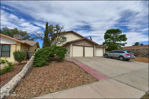 a-7113 Portugal Dr, El Paso, TX, 79912-2231 | Card Image
