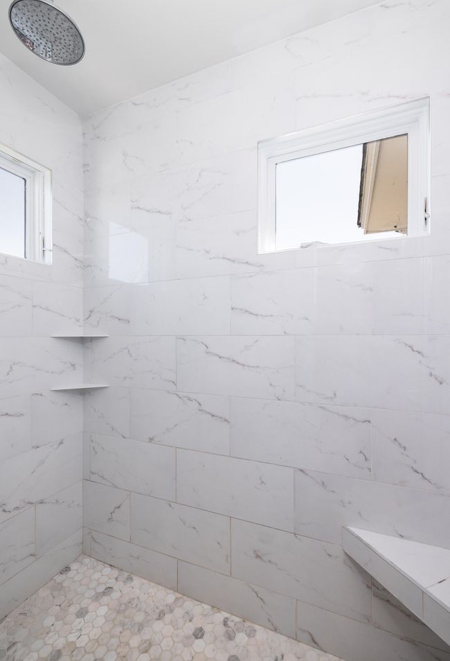 Huge Walk in Shower | Image 29