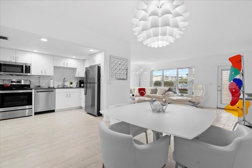 104 Wellington B, West Palm Beach, FL, 33417-2531 | Card Image