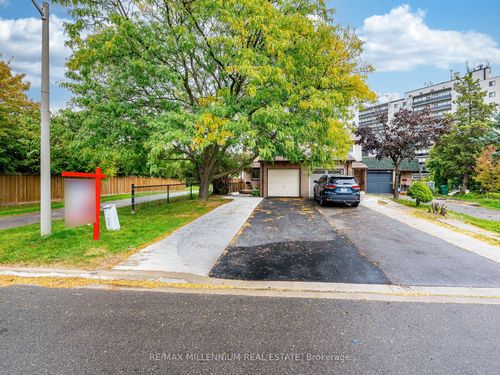 35 Scottsdale Crt, Brampton, ON, L6W3R8 | Card Image