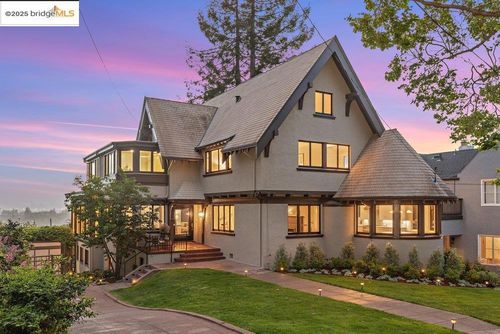 213 Hillside Ave, Piedmont, CA, 94611-4011 | Card Image