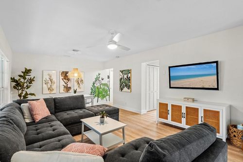 72-617 Ne 9th Ave, Fort Lauderdale, FL, 33304-4669 | Card Image