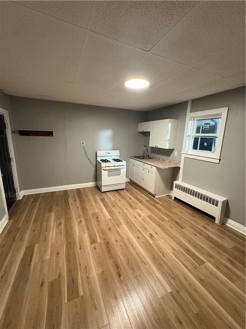 3-1079 3rd Ave, New Kensington, PA, 15068 | Card Image