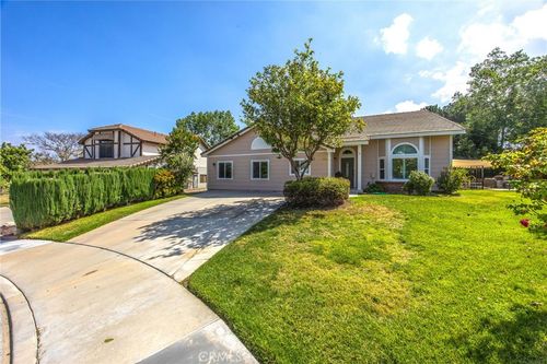 11855 Beverly Ct, Loma Linda, CA, 92354-3933 | Card Image