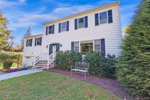 11 Willow Lane, Mount Kisco, NY, 10549 | Card Image