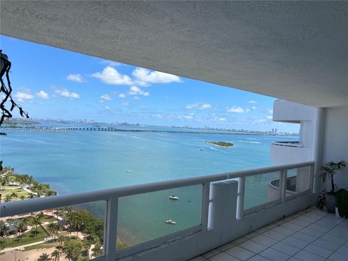 a-3039-1717 N Bayshore Dr, Miami, FL, 33132-1165 | Card Image