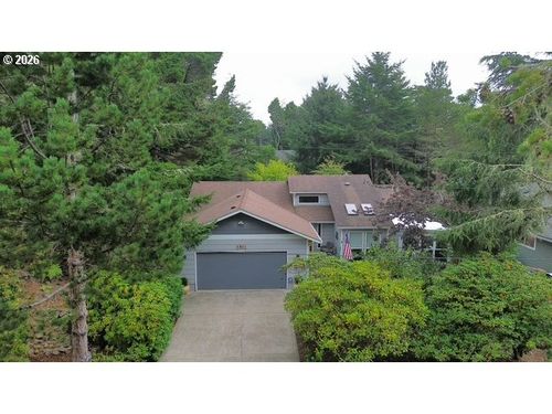 240 11th St, Florence, OR, 97439-9308 | Card Image