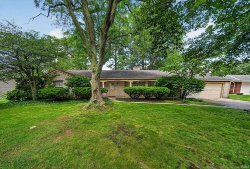 1915 Churchill Dr, South Bend, IN, 46617-2212 | Card Image