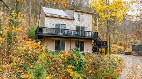 218 Apple Blossom Ln, Catawissa, PA, 17820-8250 | Card Image