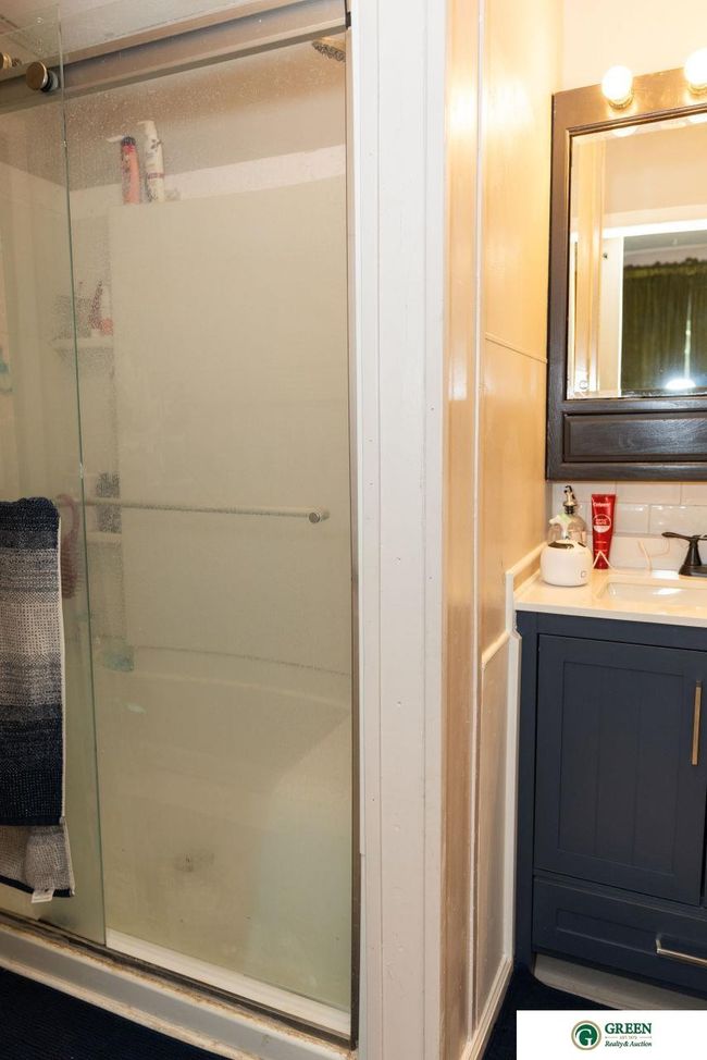 555 W 6 Th St, House other with 4 bedrooms, 2 bathrooms and 1 parking in York NE | Image 14