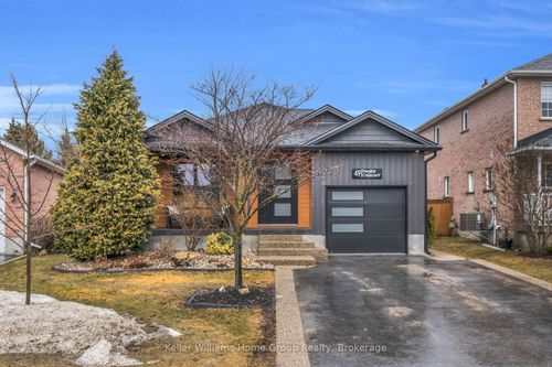 49 Peglar Cres, Fergus, ON, N1M3T3 | Card Image