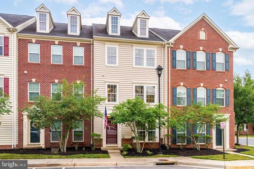 7015 Trek Way, GAINESVILLE, VA, 20155-3305 | Card Image