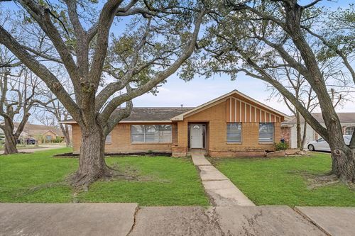 8103 Glen Vista St, Houston, TX, 77061-2415 | Card Image