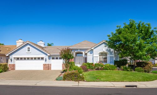 300 Roundhill Ct, Roseville, CA, 95747-8420 | Card Image