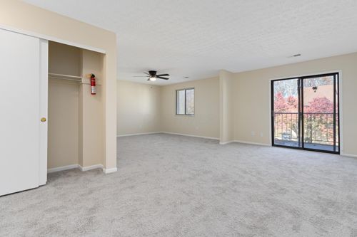 326-3941 Karl Rd, Columbus, OH, 43224-5200 | Card Image