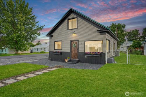 124 N 3rd St, Coulee City, WA, 99115-5132 | Card Image