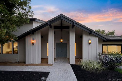 7001 Almaden Ln, Carlsbad, CA, 92009-6245 | Card Image