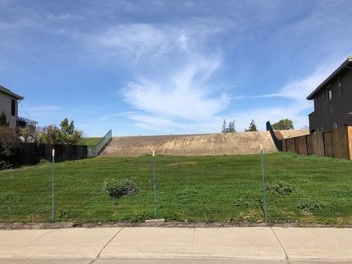 6079 Riverbank Circle, Stockton, CA, 95219 | Card Image