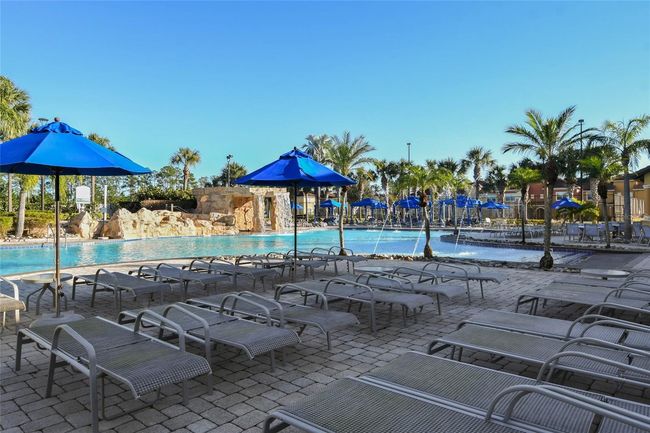 8963 Coco Palm Rd, Townhouse with 4 bedrooms, 3 bathrooms and null parking in KISSIMMEE FL | Image 33