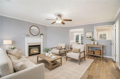 2 Chastain Cir, Newnan, GA, 30263-8601 | Card Image