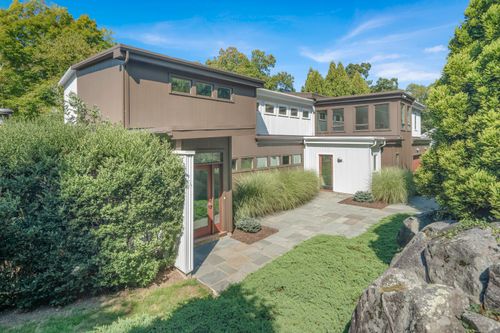 17 Brushy Hill Rd, Darien, CT, 06820-6008 | Card Image