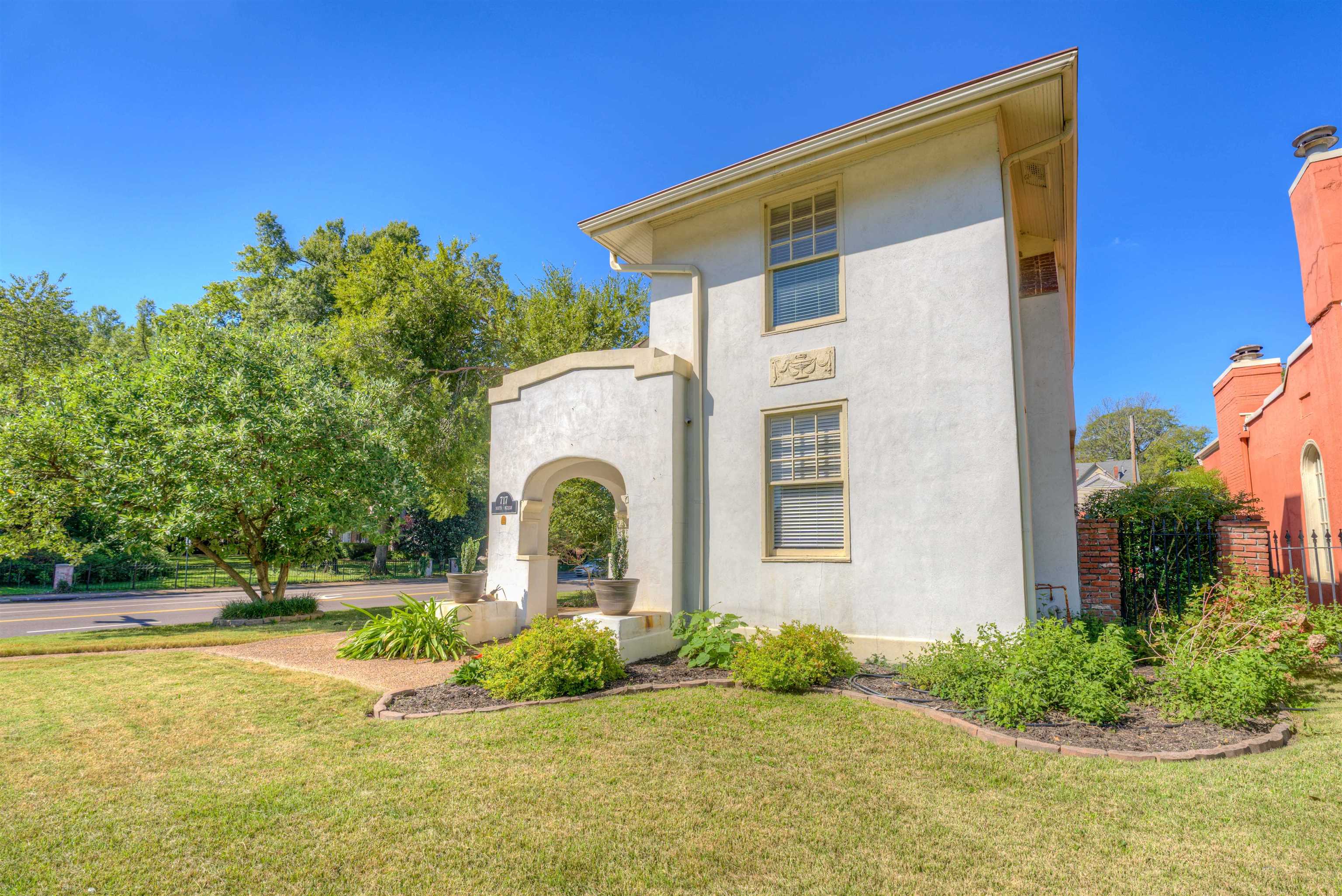 Mclean Blvd, Memphis, TN 38104