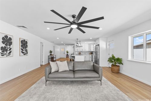 4560 Ukali St, Honolulu, HI, 96818-1804 | Card Image