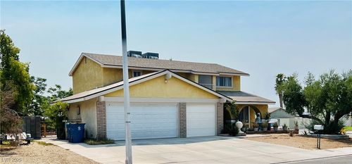 421 Courtney Ln, Las Vegas, NV, 89107-2467 | Card Image