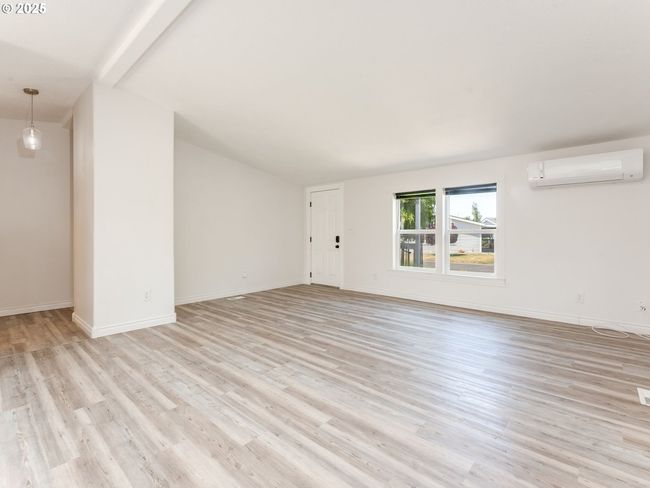 Living Room/Entrance-# 1 | Image 10