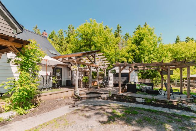 ON - 2090 Highway 26, House other with 3 bedrooms, 2 bathrooms and 3 parking in Springwater ON | Image 37