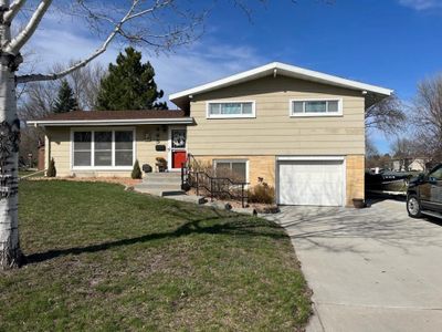 465 College Avenue Ne, House other with 3 bedrooms, 1 bathrooms and null parking in Hutchinson MN | Image 1