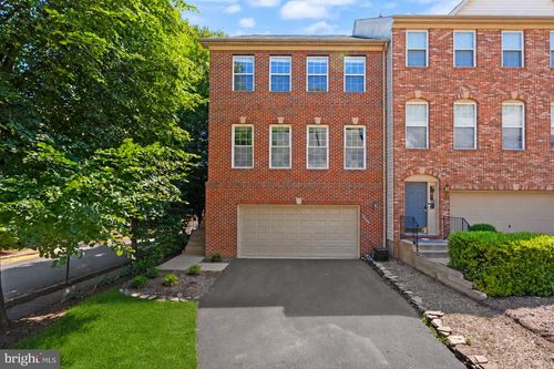 4201 Trumbo Ct, FAIRFAX, VA, 22033-4390 | Card Image