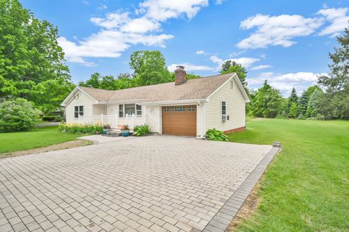 77 Burnham Rd, Avon, CT, 06001-2534 | Card Image