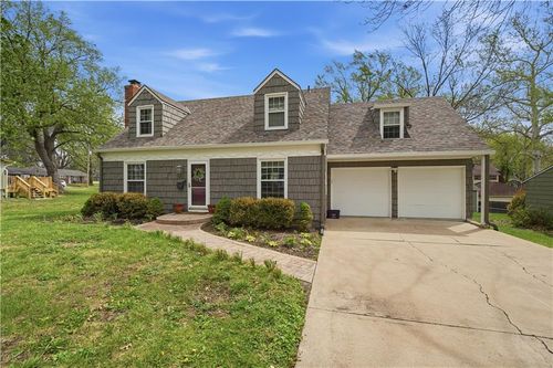 5105 Fontana St, Roeland Park, KS, 66205-2346 | Card Image