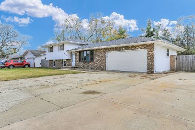 914 North Drive, House other with 4 bedrooms, 2 bathrooms and 2 parking in Rantoul IL | Image 3