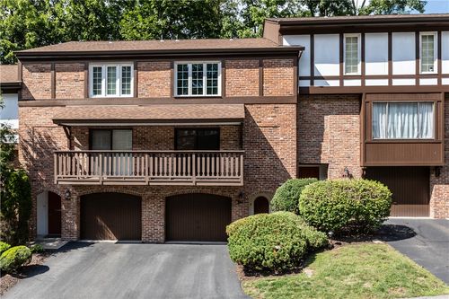 604 Maplewood Ct, Ross Twp, PA, 15237 | Card Image