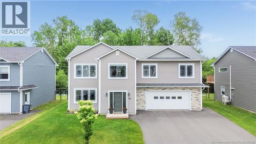 38 Doherty Dr, Oromocto, NB, E2V0M1 | Card Image