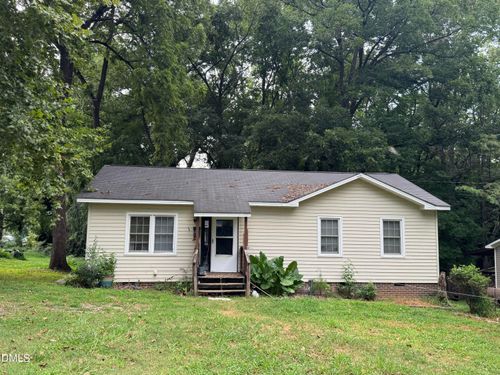 138 W Dolphin St, Siler City, NC, 27344-3529 | Card Image