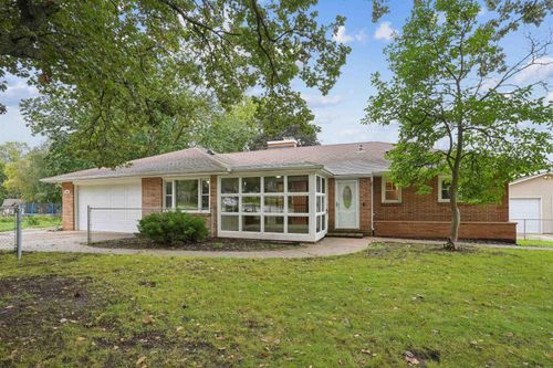 1921 Brookside Dr, Cedar Falls, IA, 50613-6405 | Card Image