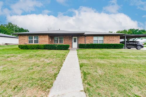 251 Alicia St, Bowie, TX, 76230-6827 | Card Image