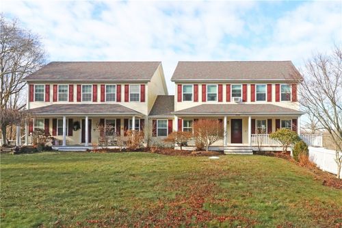 359 Main Rd, Tiverton, RI, 02878-1321 | Card Image